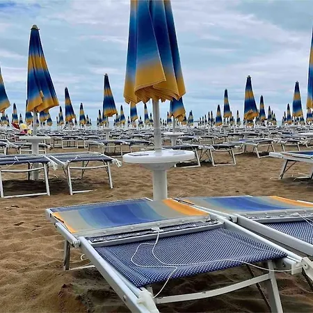 Appartamento Trilocale Con Posto Spiaggia/ombrellone Compreso