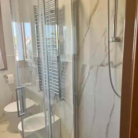 Appartamento Trilocale Con Posto Spiaggia/ombrellone Compreso *
